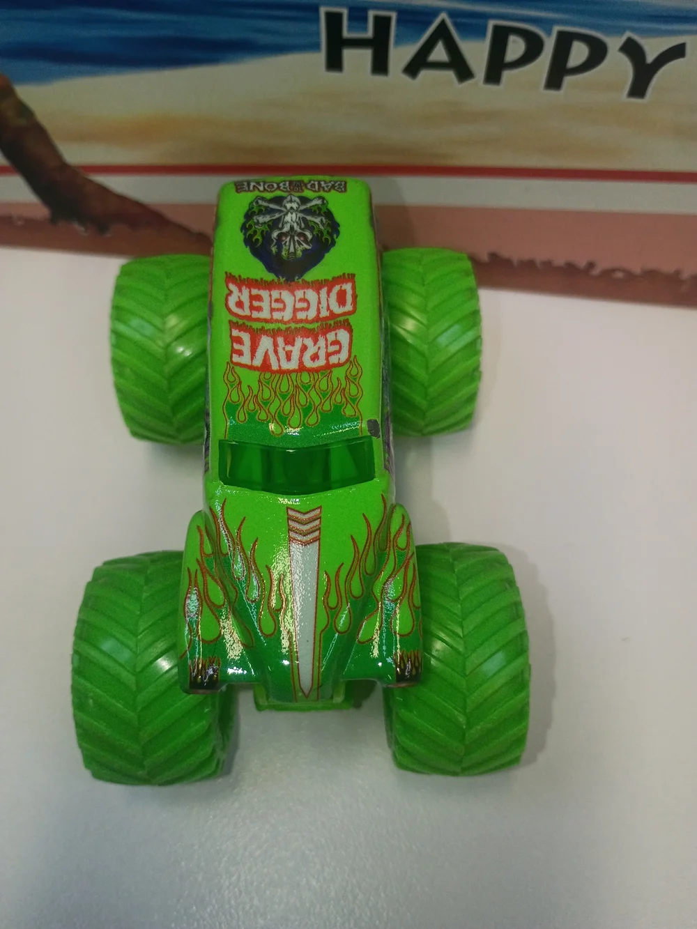 Monster Jam Grave Digger 1:64 Scale Green Body Green Tires